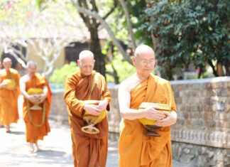 CHUYỆN CỬA THIỀN – Trên Đường Du Hóa trên đường du hóa
