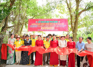 TVTV: Bàn Giao Đường Giao Thông Nông Thôn, Trao Tặng 50 Phần Quà Tại Huyện Cầu Ngang – Trà Vinh & 01 Căn Nhà Tình Thương Tại Huyện Cần Đước – Long An z6392977867791 c9f1db6dcba1ab27b2d9d1def37681f1