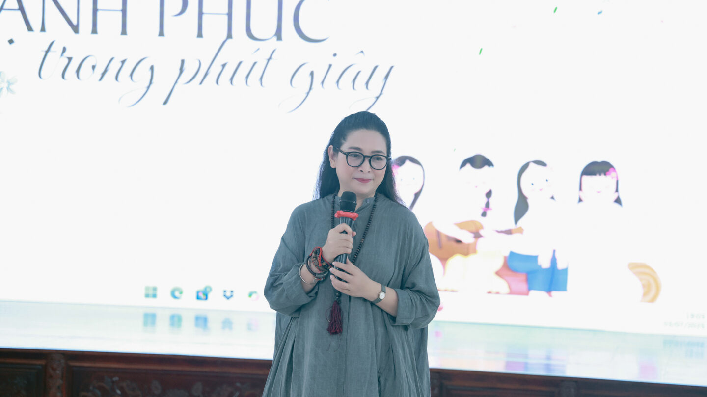 giao luu mc quynh huong 01