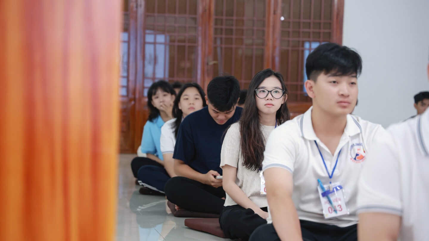giao luu mc quynh huong 06