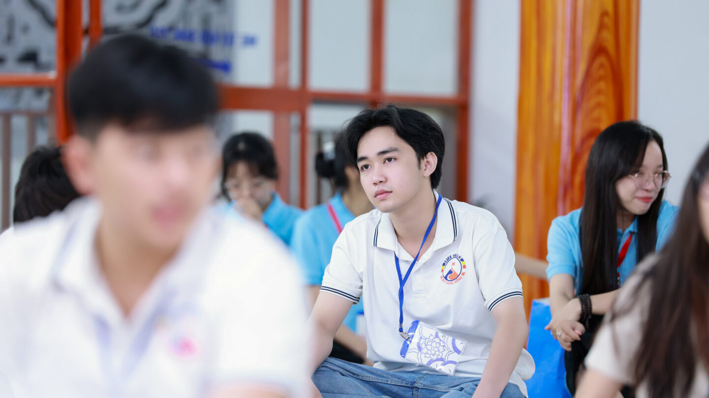 giao luu mc quynh huong 11