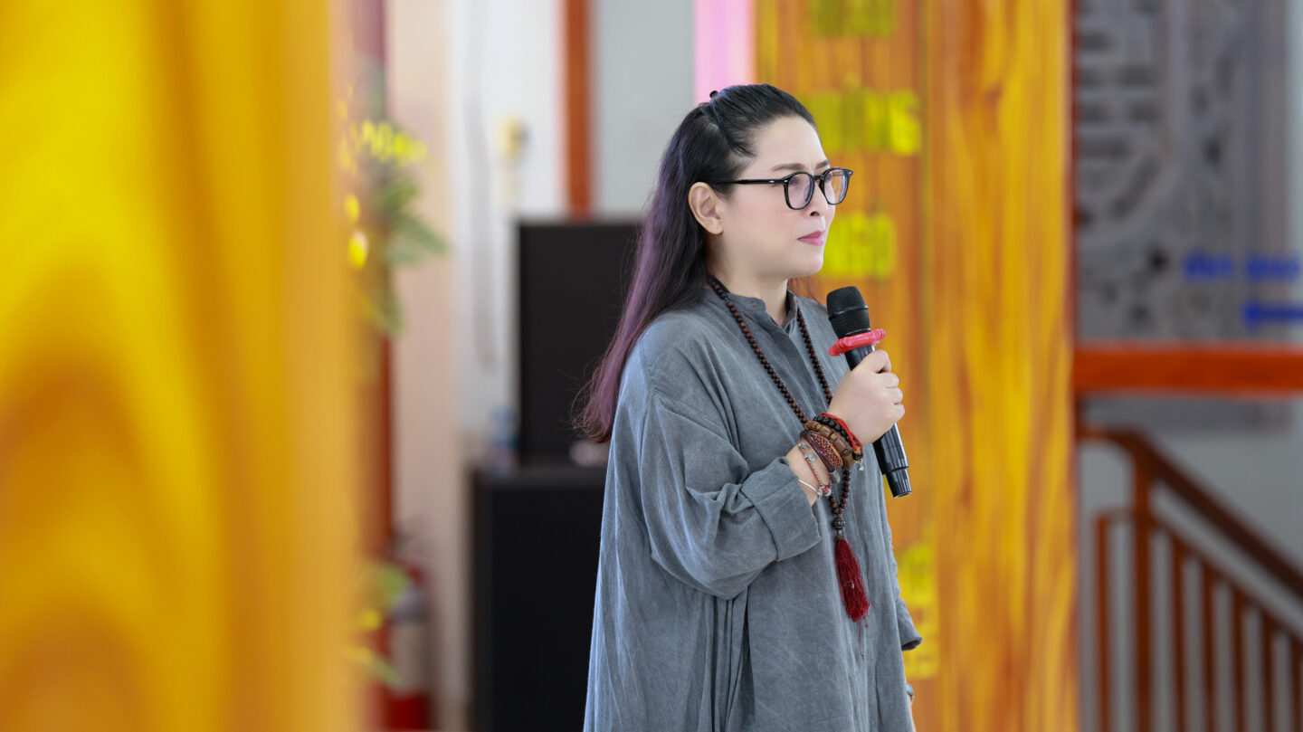 giao luu mc quynh huong 23