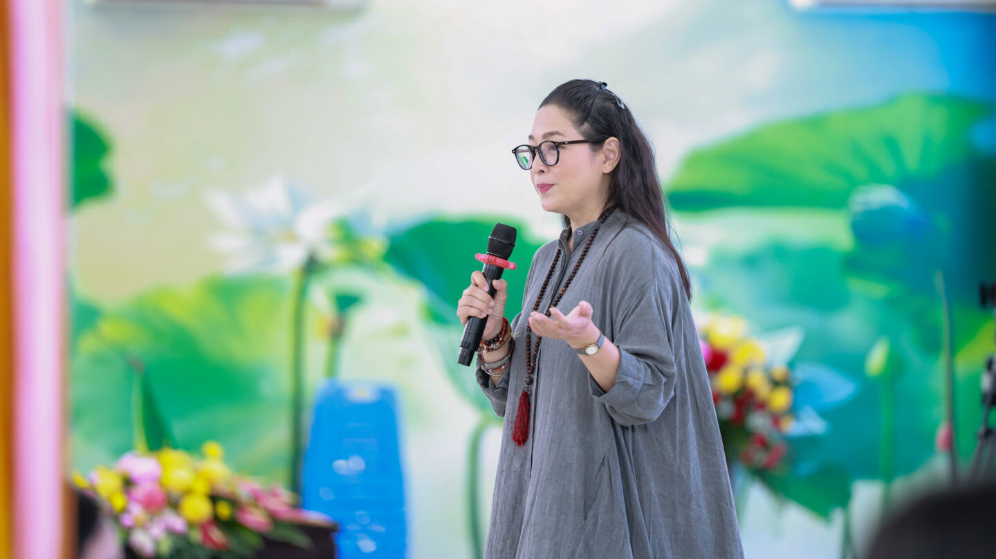 giao luu mc quynh huong 30