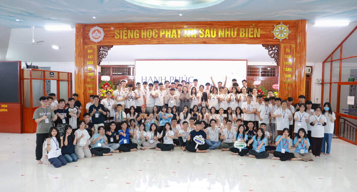giao luu mc quynh huong 39