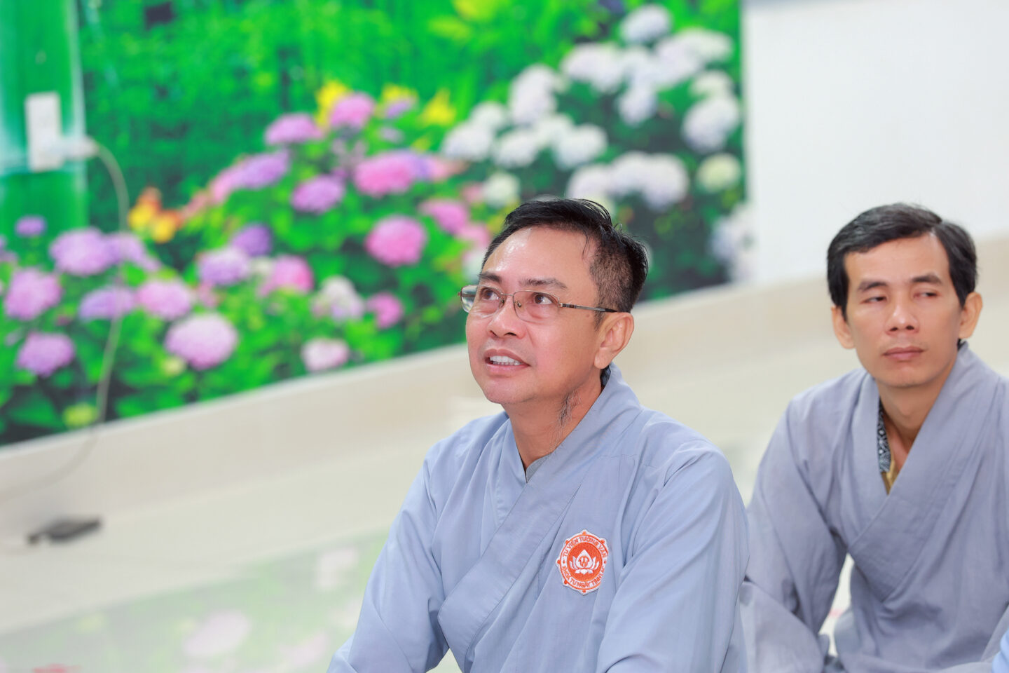 trai dan chan te 054