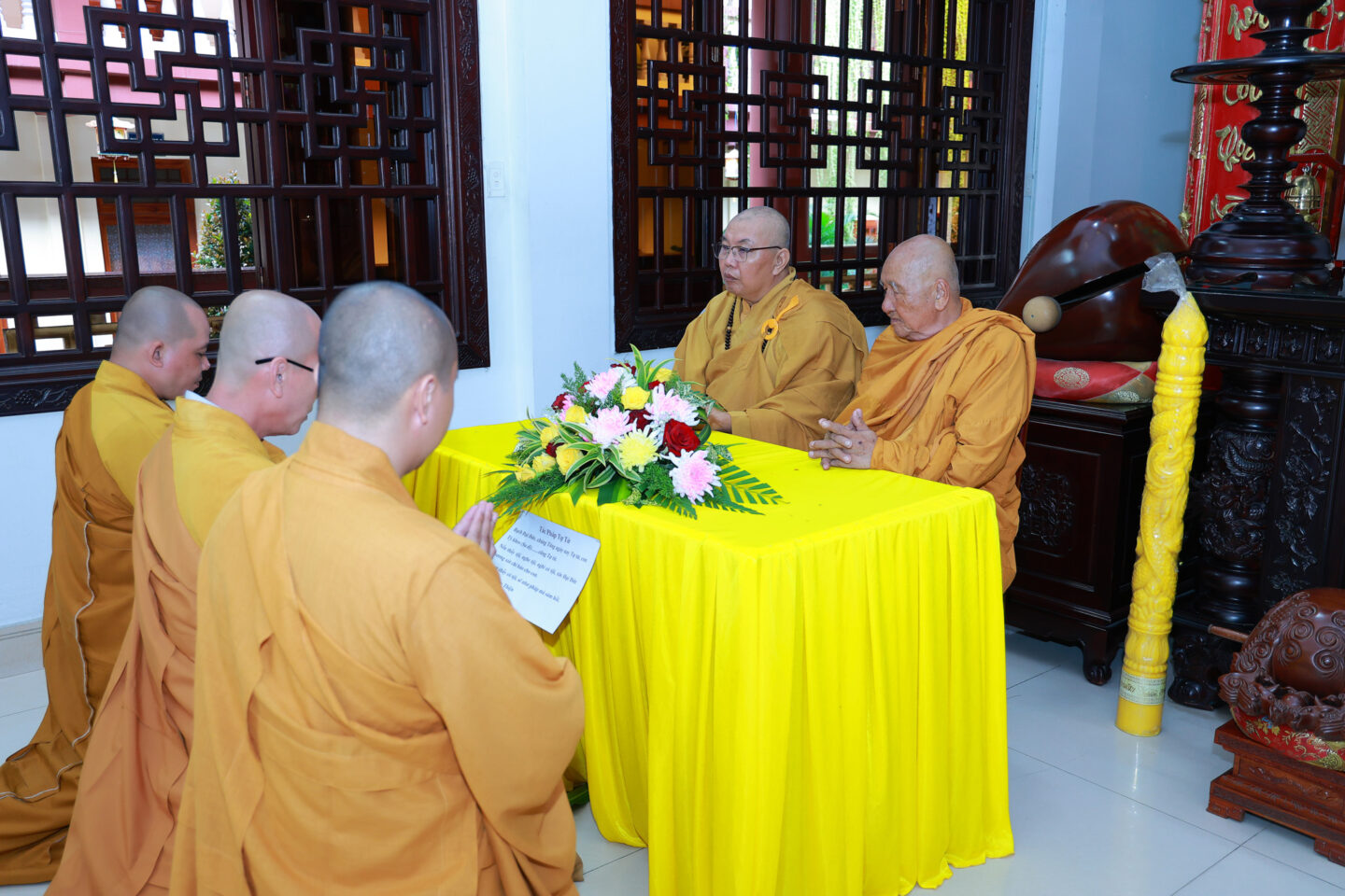 tu tu khanh tue 33
