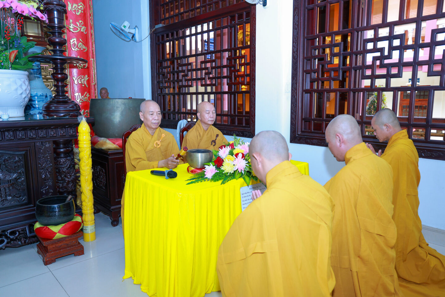 tu tu khanh tue 35