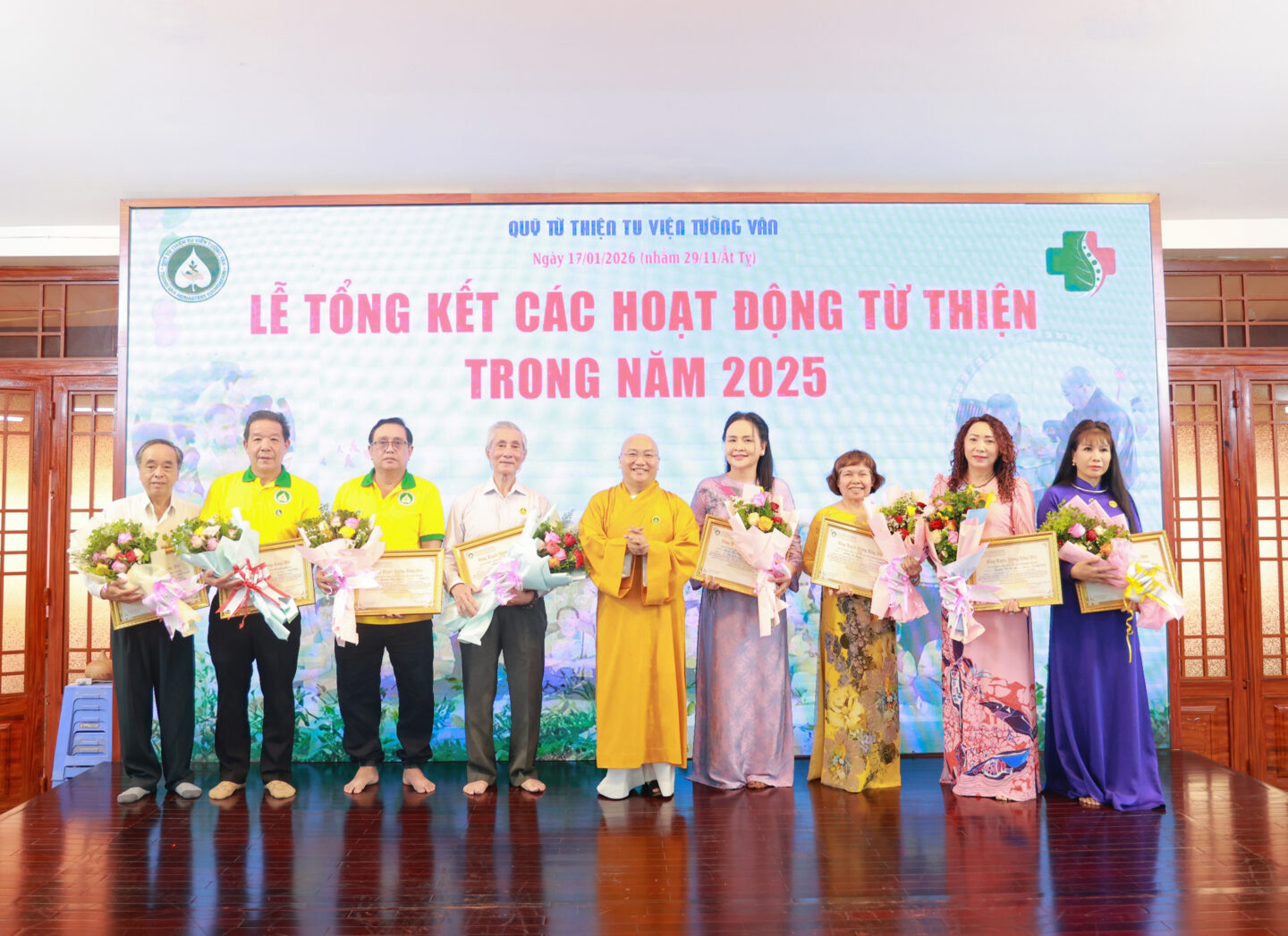 họp quỹ cuối năm 068