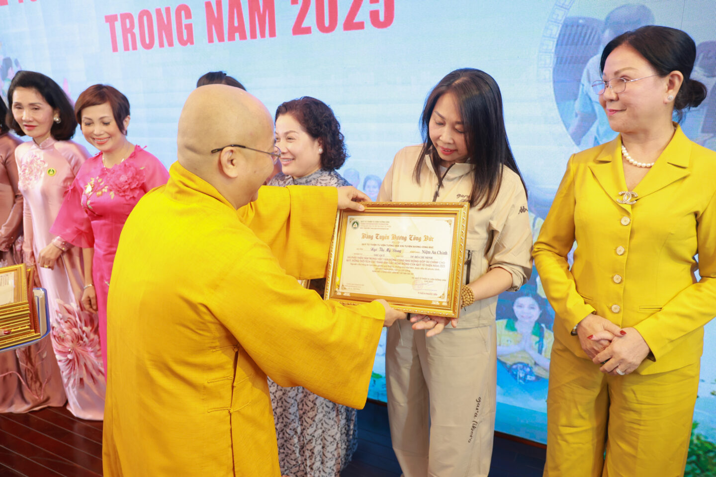 họp quỹ cuối năm 070