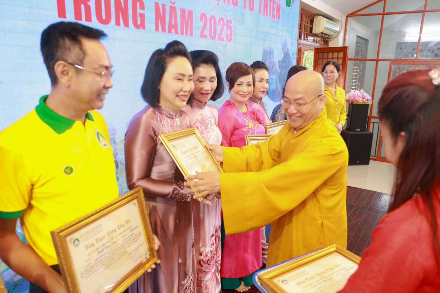 họp quỹ cuối năm 074
