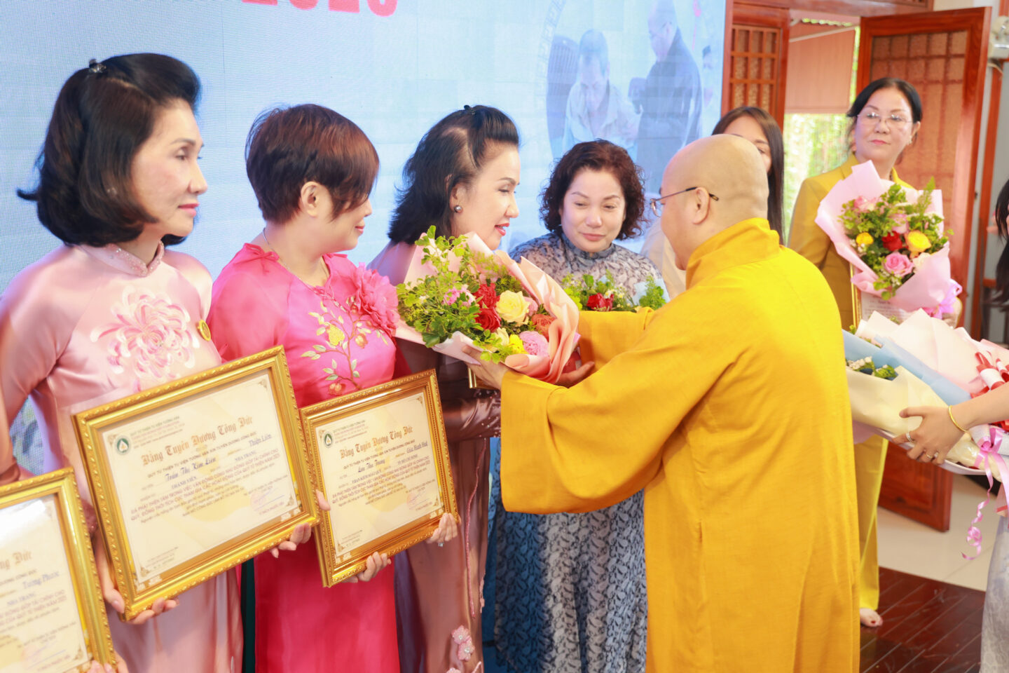 họp quỹ cuối năm 080