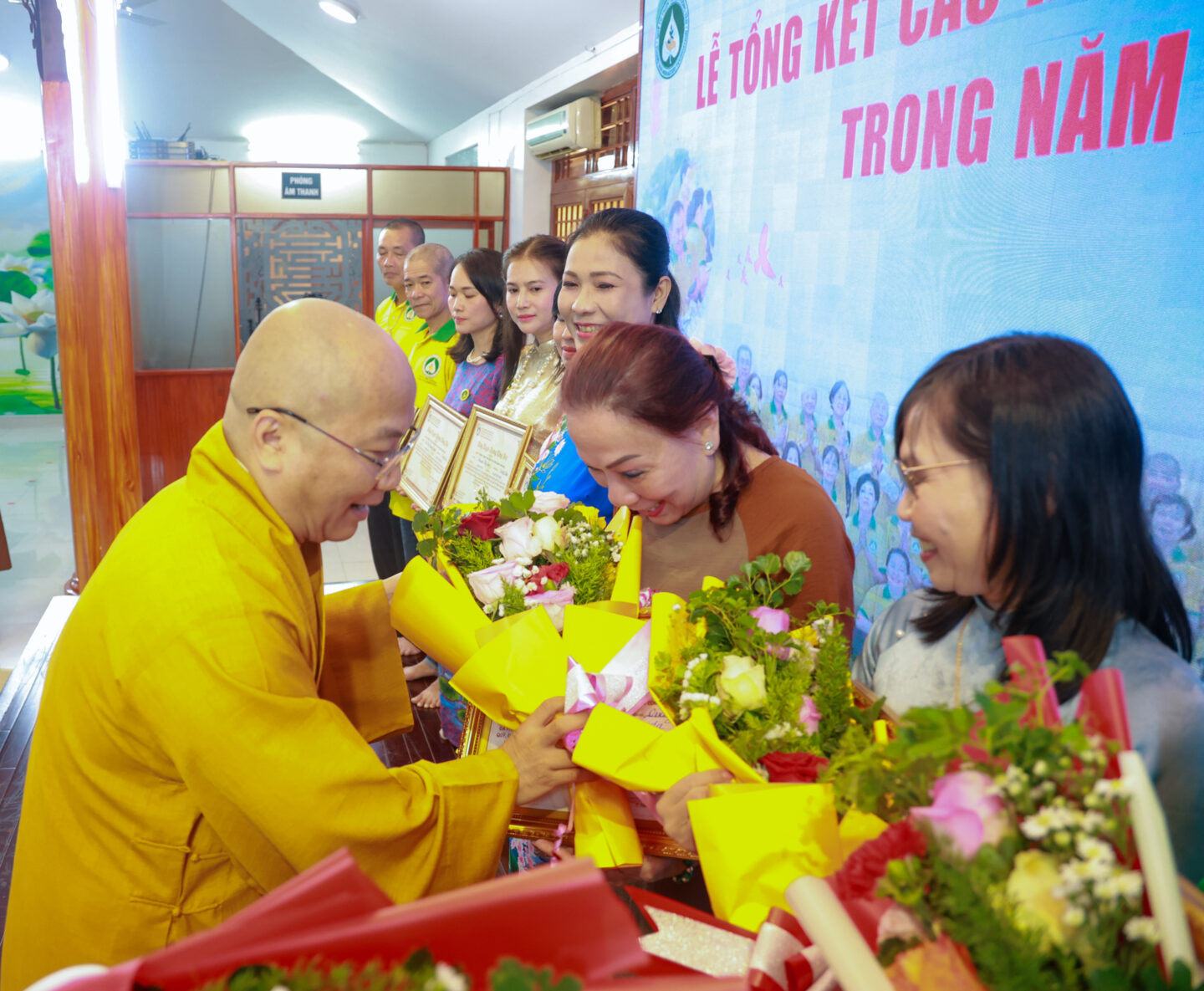 họp quỹ cuối năm 095