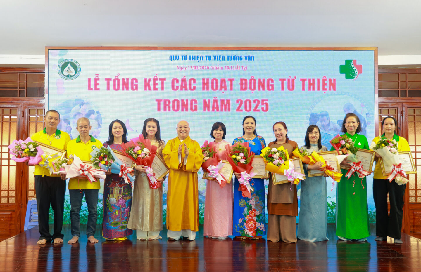 họp quỹ cuối năm 100