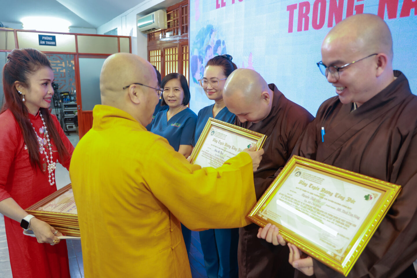 họp quỹ cuối năm 102