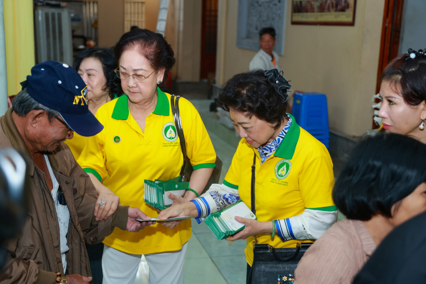 qua tet tuong van 044