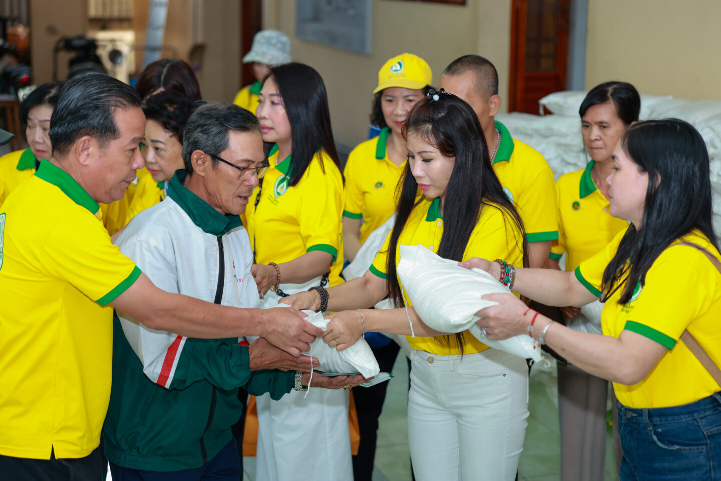 qua tet tuong van 056