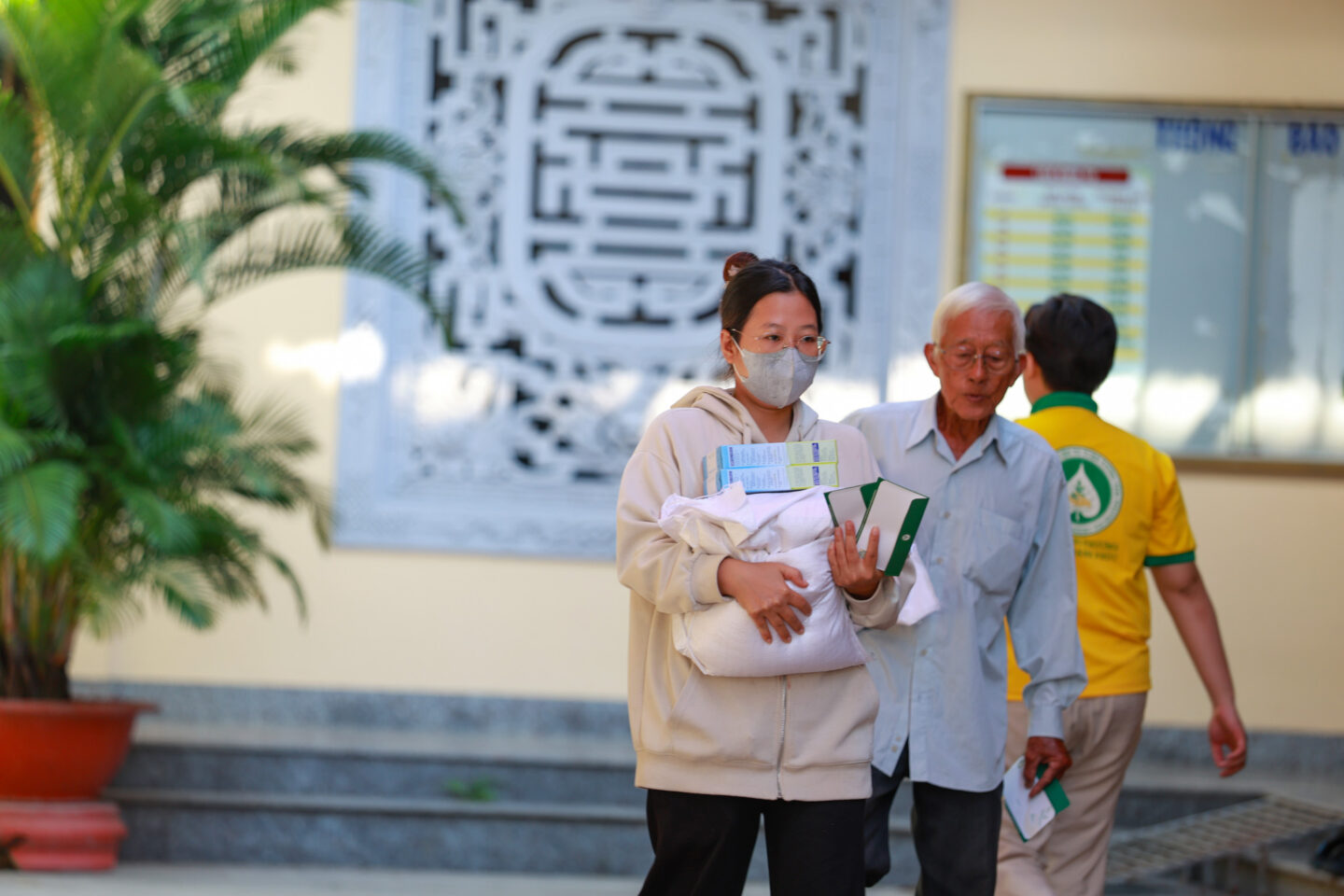 qua tet tuong van 082