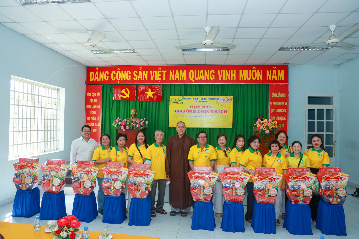 qua tet tuong van 174