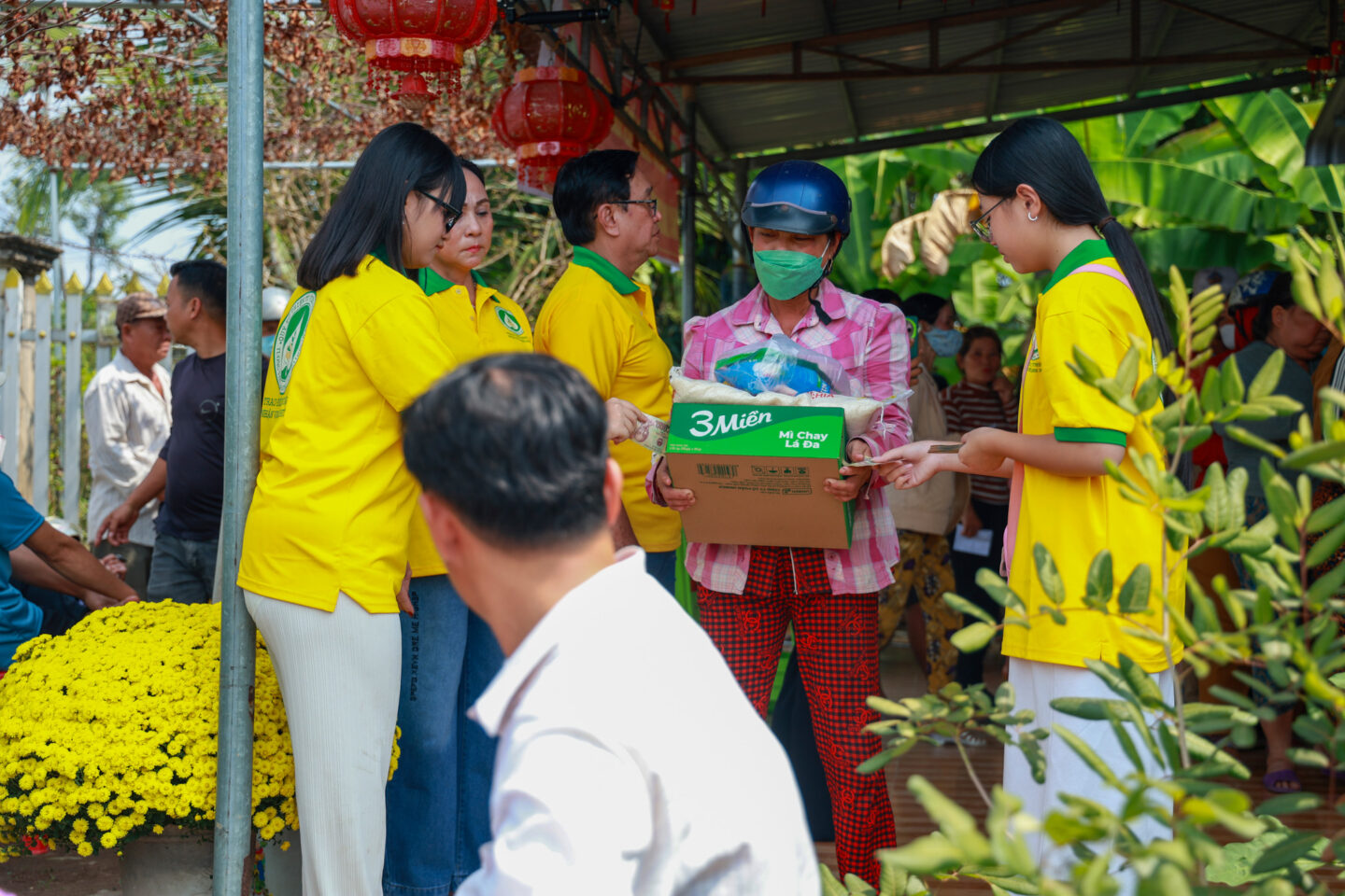 trao qua phong sanh 70
