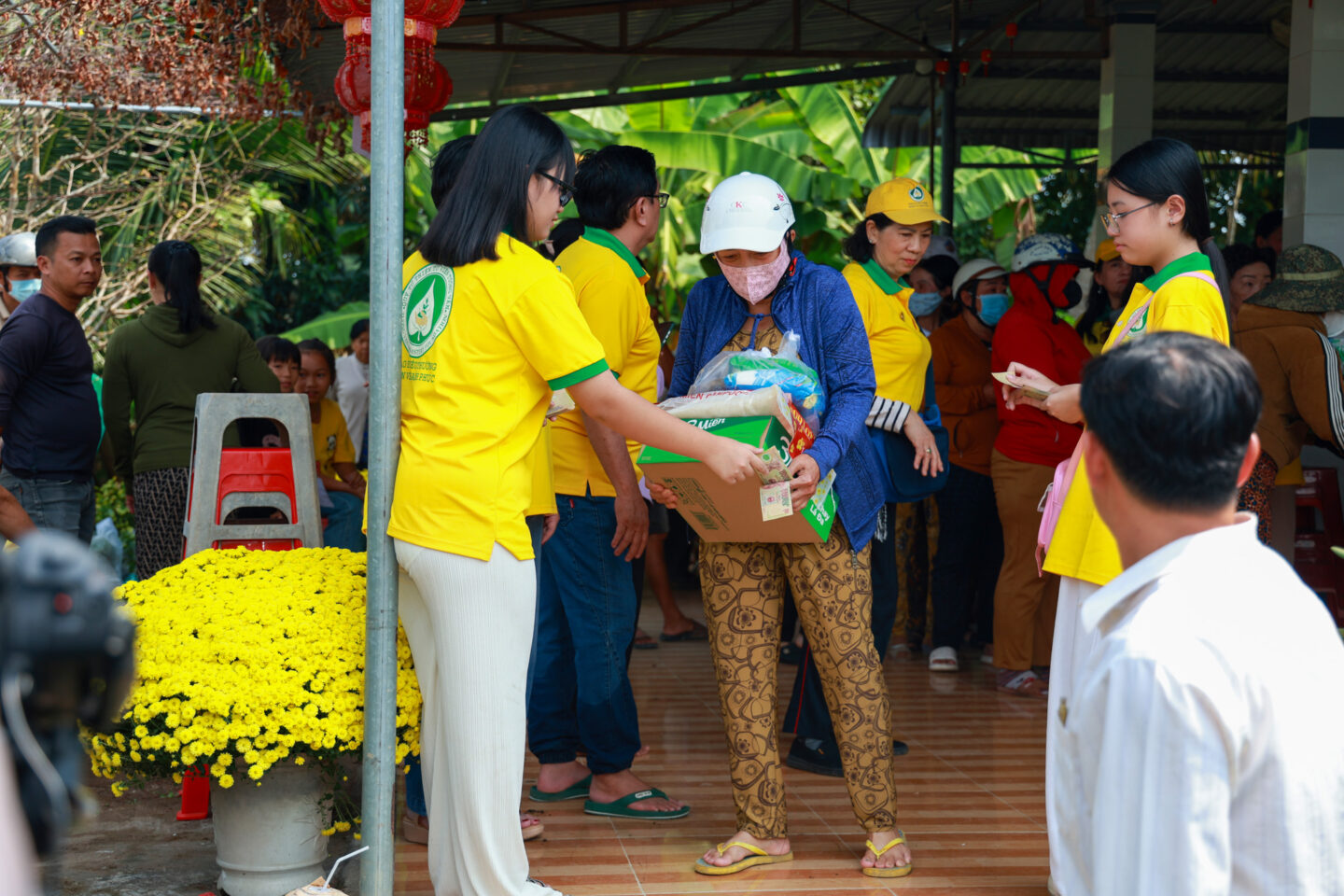 trao qua phong sanh 72