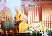 TVTV: Trang Nghiêm Lễ Truyền Tam Quy Ngũ Giới Nhân Rằm Thượng Nguyên Xuân Bính Ngọ 2026 – Gieo Trồng Hạt Giống Giác Ngộ, Xây Dựng Nền Tảng Đạo Đức 15 thuong nguyen binh ngo (72 of 95)