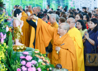 TVTV: Trang Nghiêm Lễ Quy Y Tam Bảo Và Tắm Phật Kính Mừng Đại Lễ Phật Đản PL.2570 – DL.2026 15 phat dan 2570 (205 of 264)