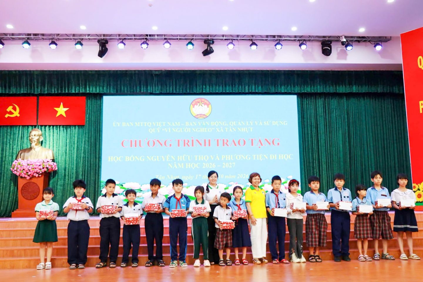 trao hoc bong tan nhut (11 of 15)